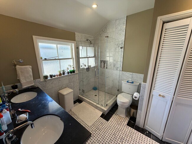 Building Photo - Elegant St. Francis Wood Residence - Available Furnished or Unfurnished