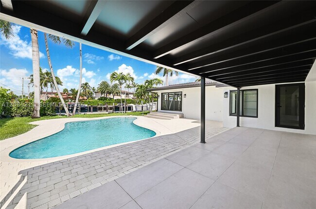 Building Photo - 536 Hibiscus Dr
