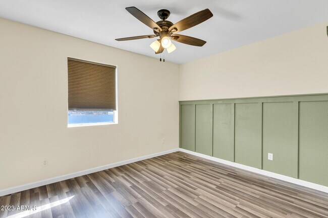 Building Photo - 1505 N Center St