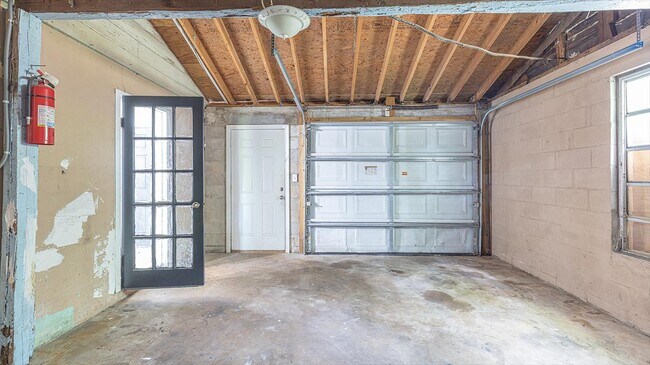 Building Photo - 420 S Caroline St