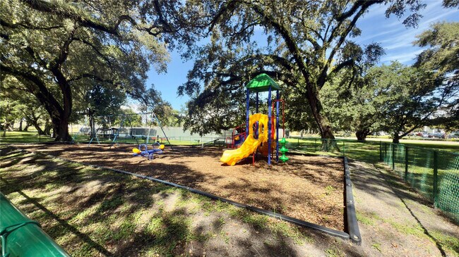 Building Photo - 9340 Lagoon Pl