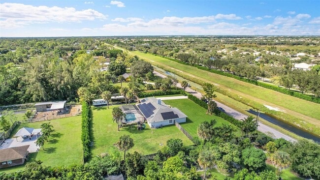 Building Photo - 8606 Arrowhead Dr