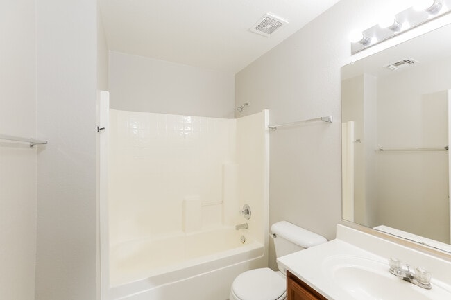 Building Photo - 11219 W Garfield St