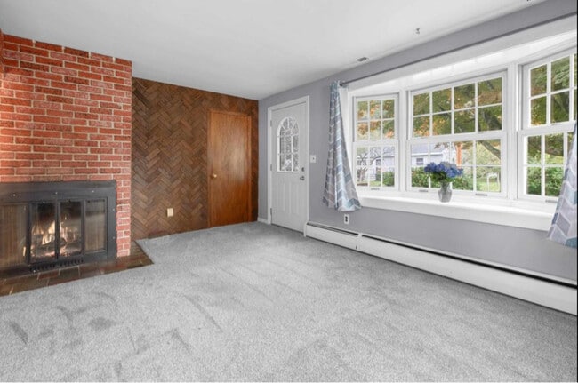 Building Photo - 22 Henry St