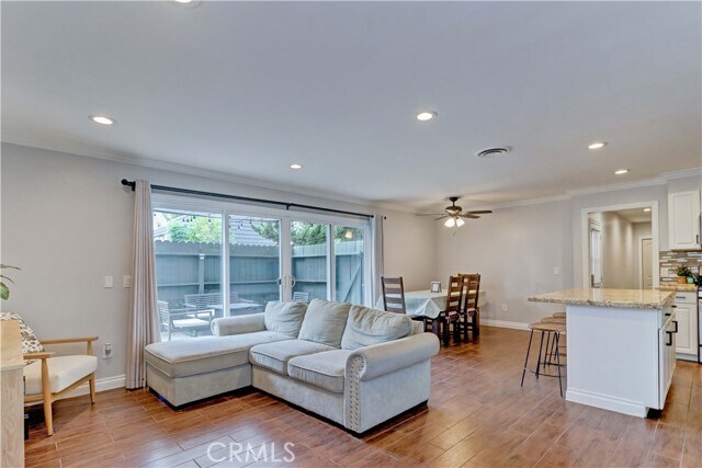 Primary Photo - 1650 Iowa St