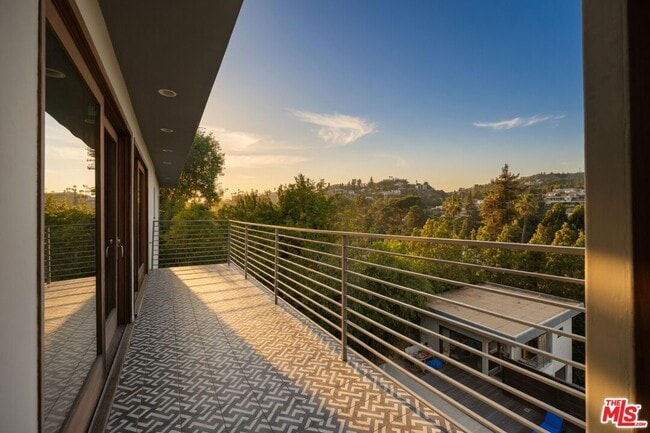 Building Photo - 2035 De Mille Dr