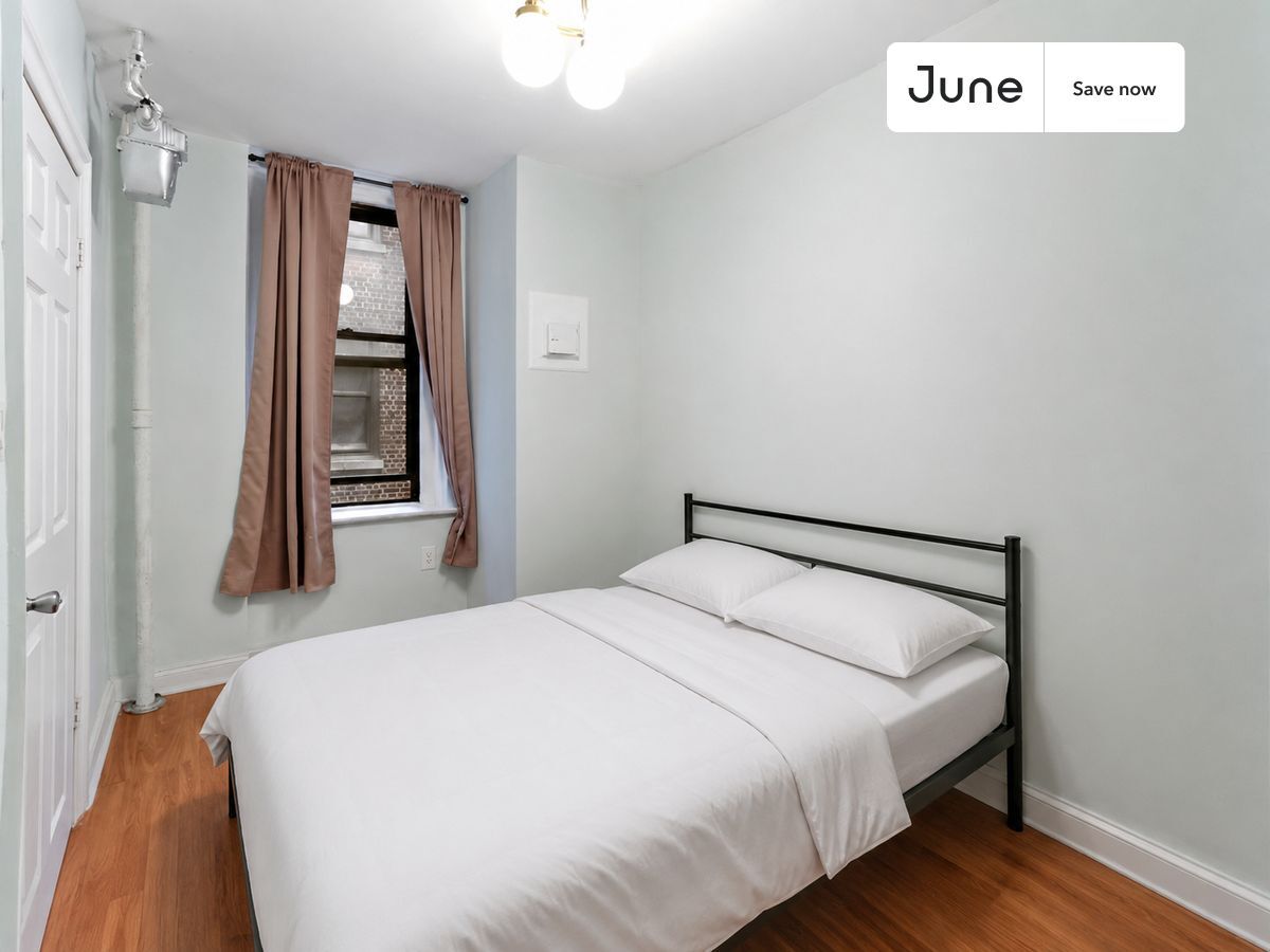 Building Photo - 23 E 109th St