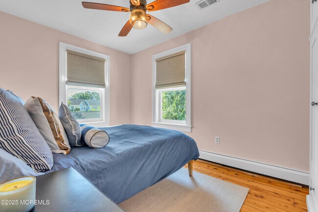 Building Photo - 146 Rumson Rd