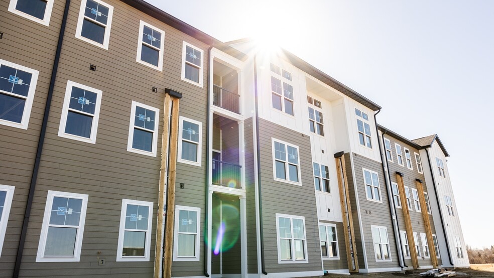 Building Photo - North Creek Apartments