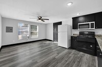 Building Photo - 1313 10th St