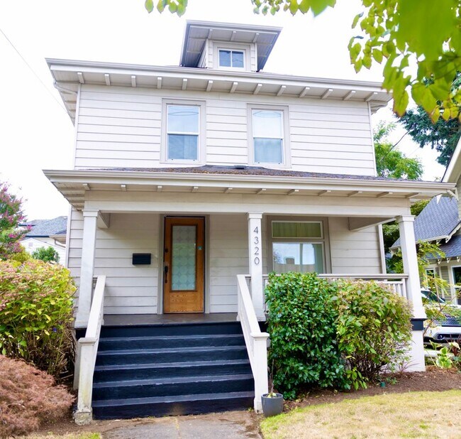 Building Photo - 4320 SE Holgate Blvd