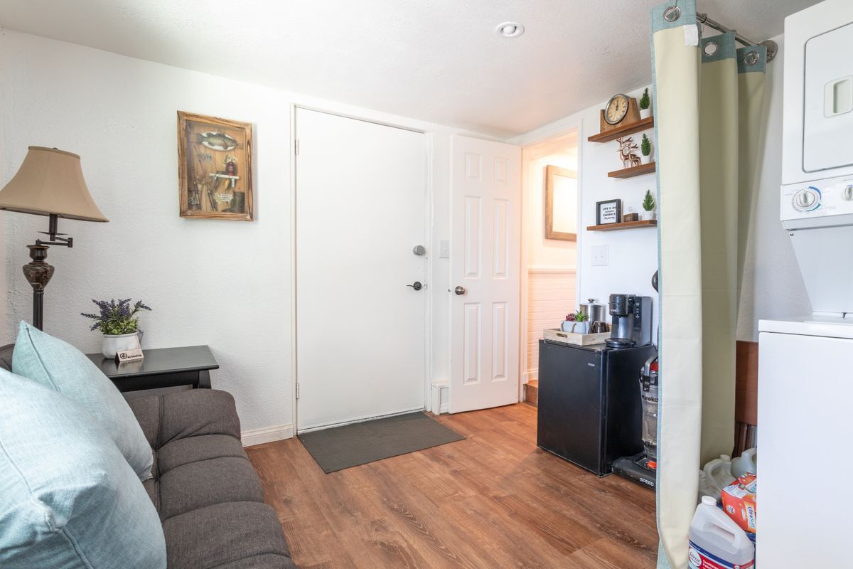 Building Photo - 31569 Panorama Dr
