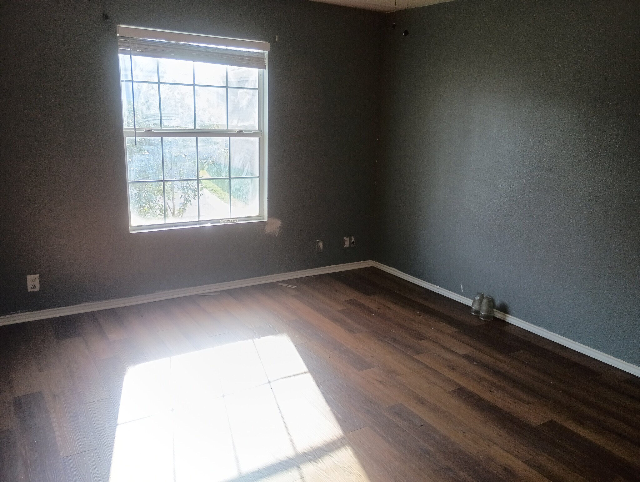 Building Photo - Room in House on Mallow Grove