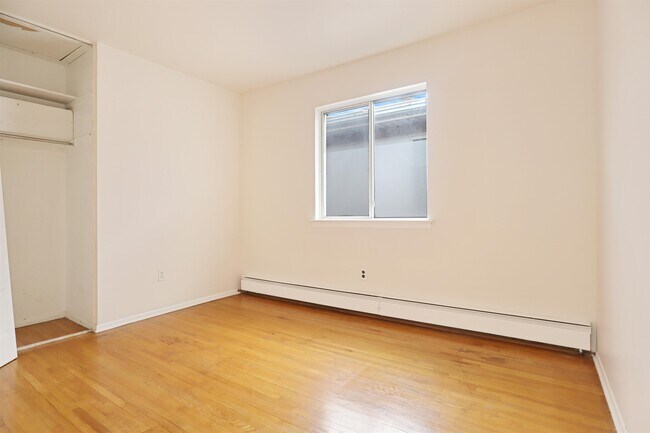 Building Photo - 711 Bergen St