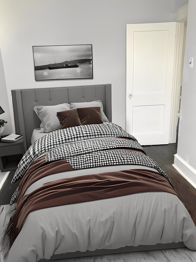 Medium bedroom - 1010 Edgemore Rd
