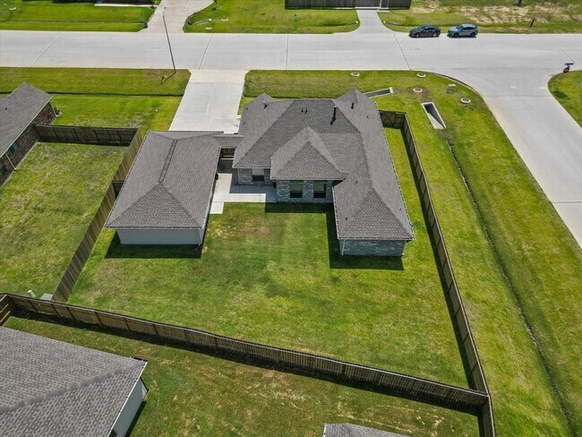 Building Photo - 3320 Pedregal Rd