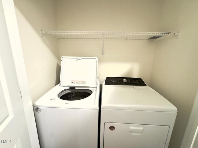 Building Photo - 23 Bibury Wy