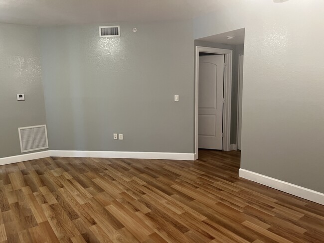 Dining Room - 1830 Radius Dr