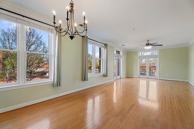 Building Photo - 35 E All Saints St