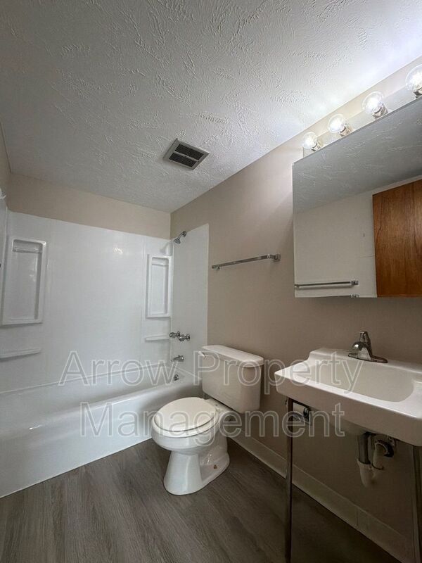 Building Photo - 1410 F St