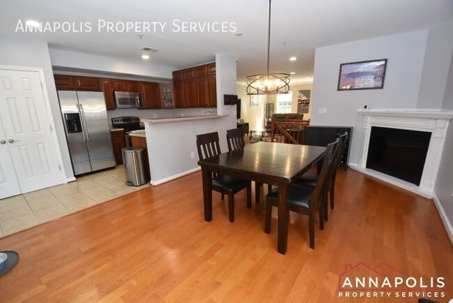 Building Photo - 2140 Hideaway Ct