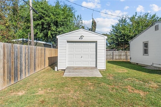 Building Photo - 8229 Gygax Rd