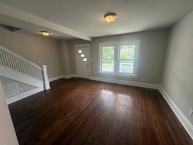 Building Photo - 3-bedroom 1 bath for rent