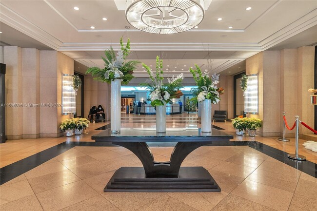 Lobby - 1717 N Bayshore Dr