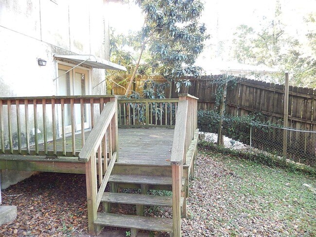 Building Photo - 1802 Salmon Dr