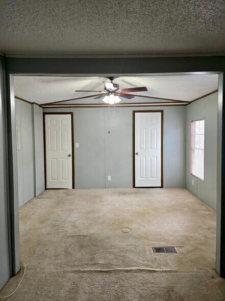 Building Photo - 3149 Anthony Dr