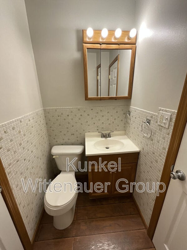 Building Photo - 203 Renee Dr