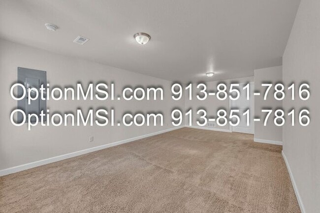 Building Photo - Charming 3-Bedroom Townhouse in Piper School District