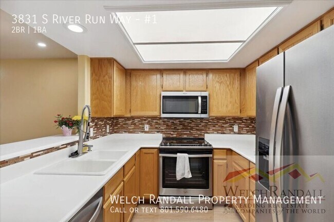 Building Photo - 3831 S River Run Wy