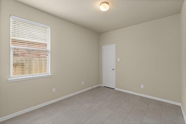 Building Photo - 26350 Longview Creek Dr