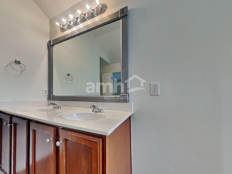 Building Photo - 3736 Amber Meadows Dr