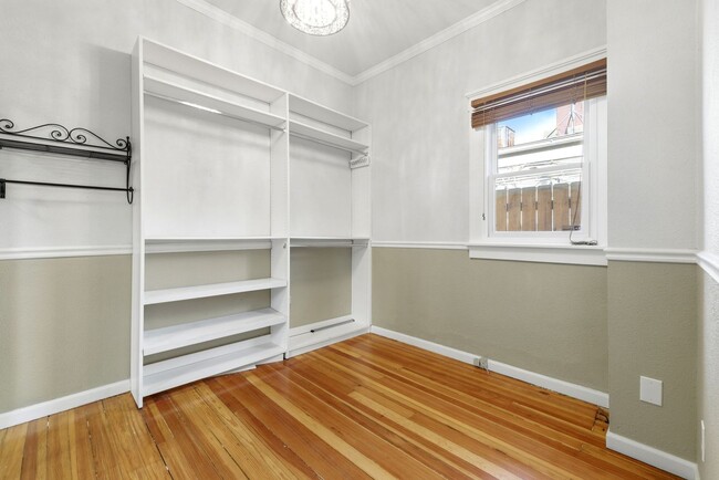 Building Photo - Charming Historic Home in Mayfair Neighborhood