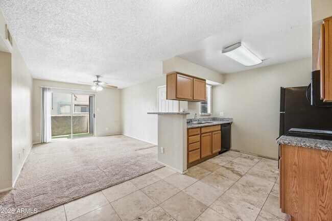 Building Photo - 4410 N Longview Ave