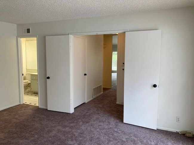 Building Photo - 25606 Spinnaker Dr