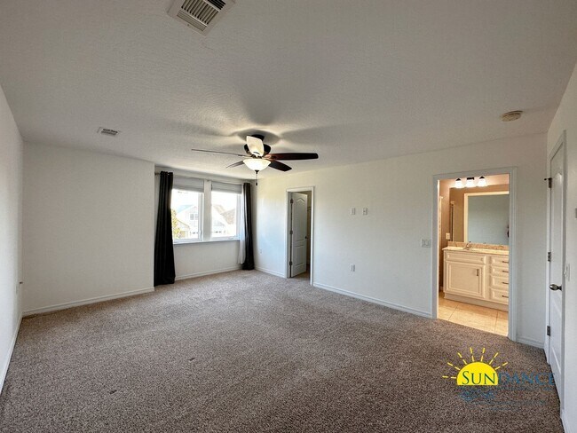 Building Photo - 1588 Venice Ave