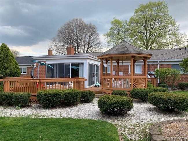 Building Photo - 35984 Scone St