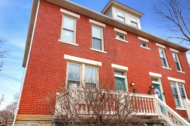 Building Photo - 916-918-918 Harrison Ave