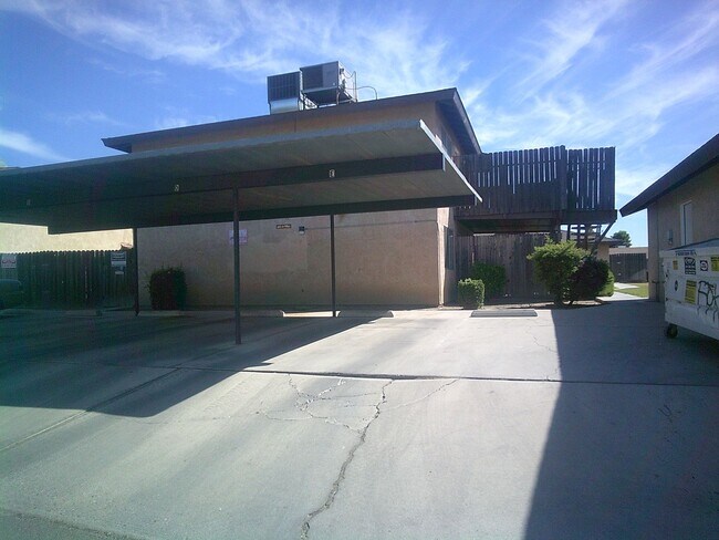 Building Photo - N. Halfmoon Dr.
