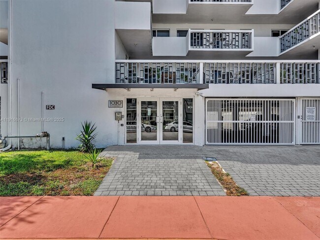 Building Photo - 1030 9th St