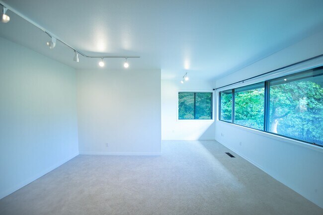 Building Photo - Greenleaf House: A Sustainable and Eco-Friendly Home!