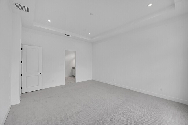 Building Photo - 9520 St Germain Dr