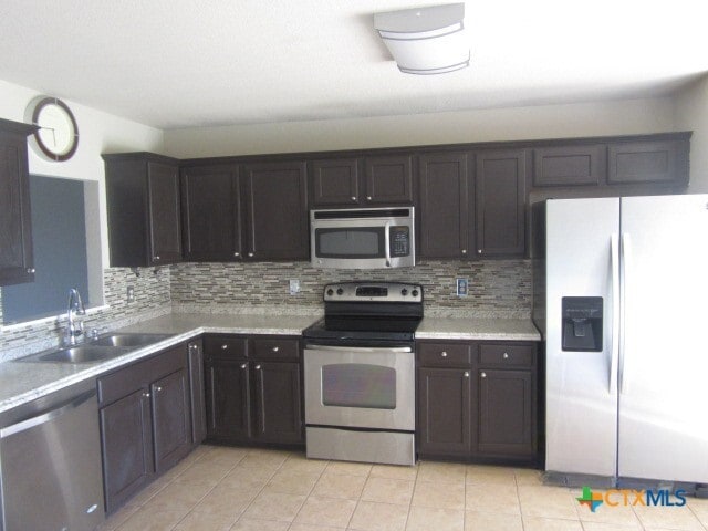 Building Photo - 1213 Fox Creek Dr
