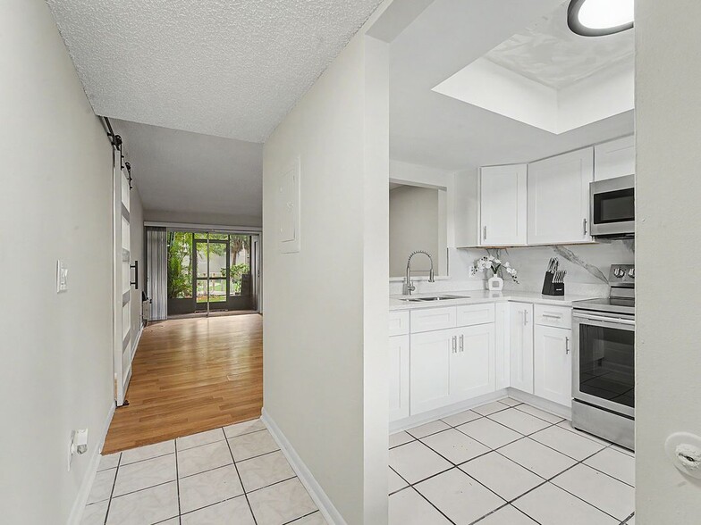 Building Photo - 6314 Newtown Cir