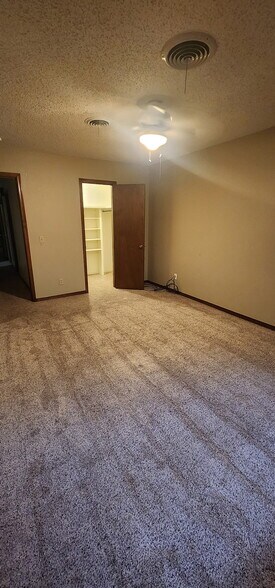 Building Photo - 7805 Farrell Dr