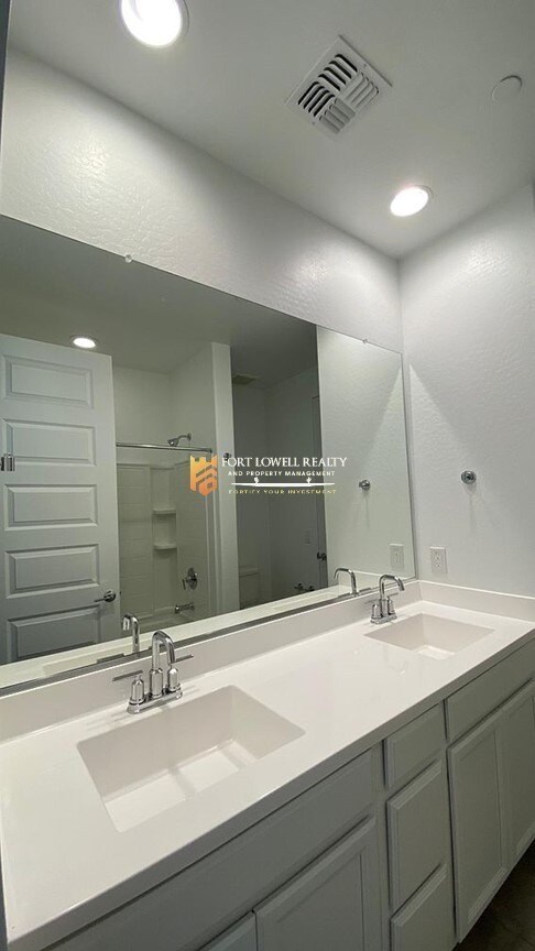 Building Photo - 31861 N 125th Ln