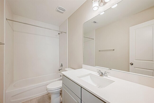 Building Photo - 1547 Revolution Way